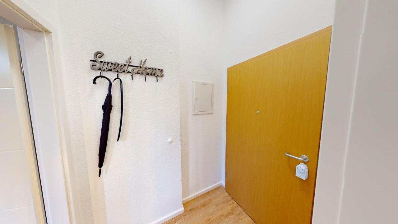 Sweethome - Zentral - Kueche & Parkplatz, Wifi Halle  Exterior photo